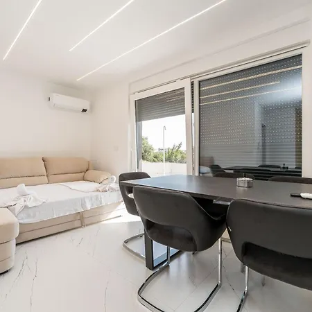 Apartments Ante Novalja Exterior photo
