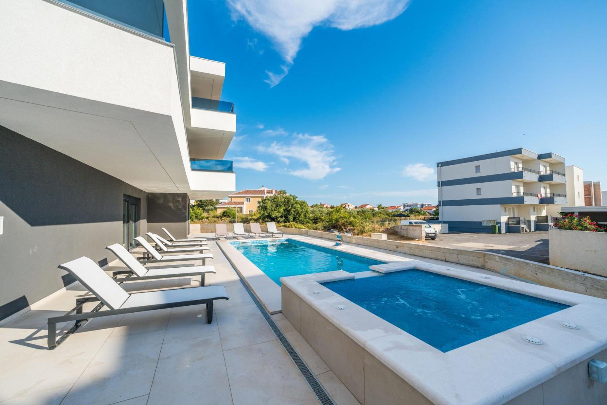 Ante Apartment *