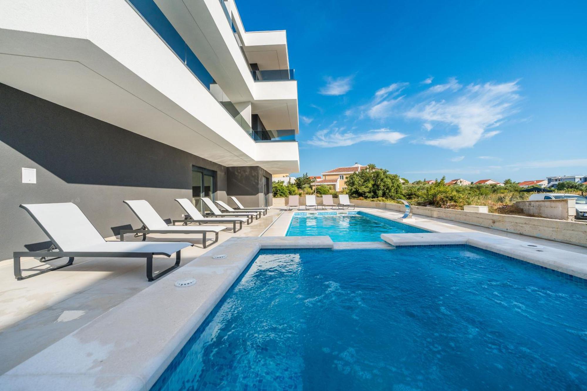 Apartment Ante *