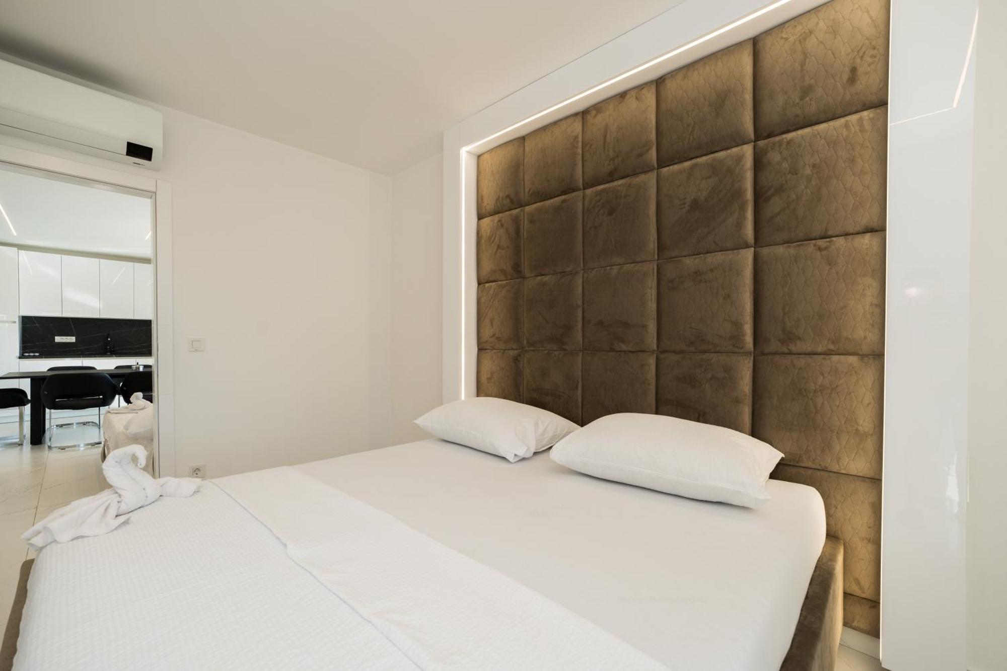 Ante Apartment *