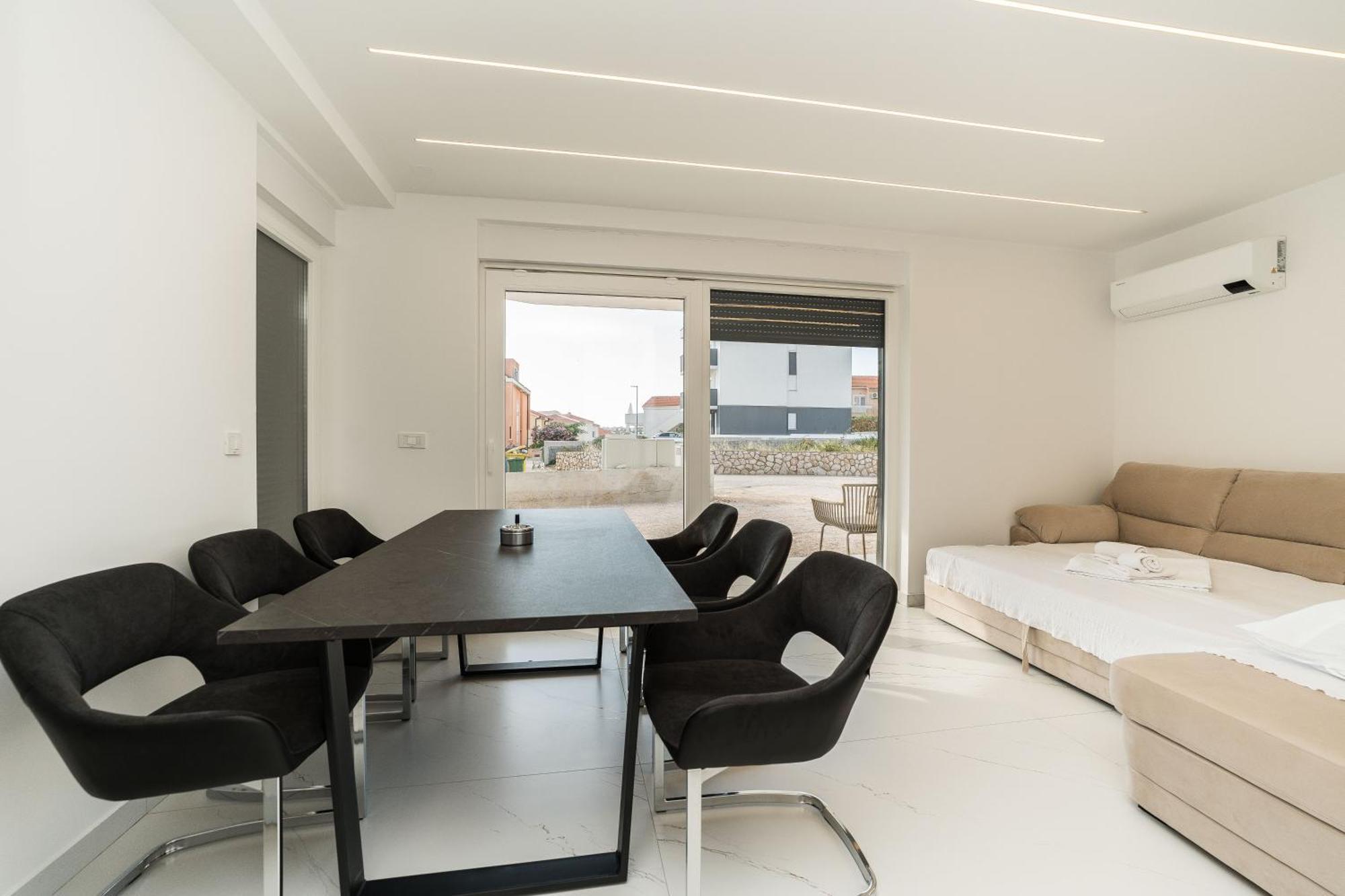 Apartment Ante *