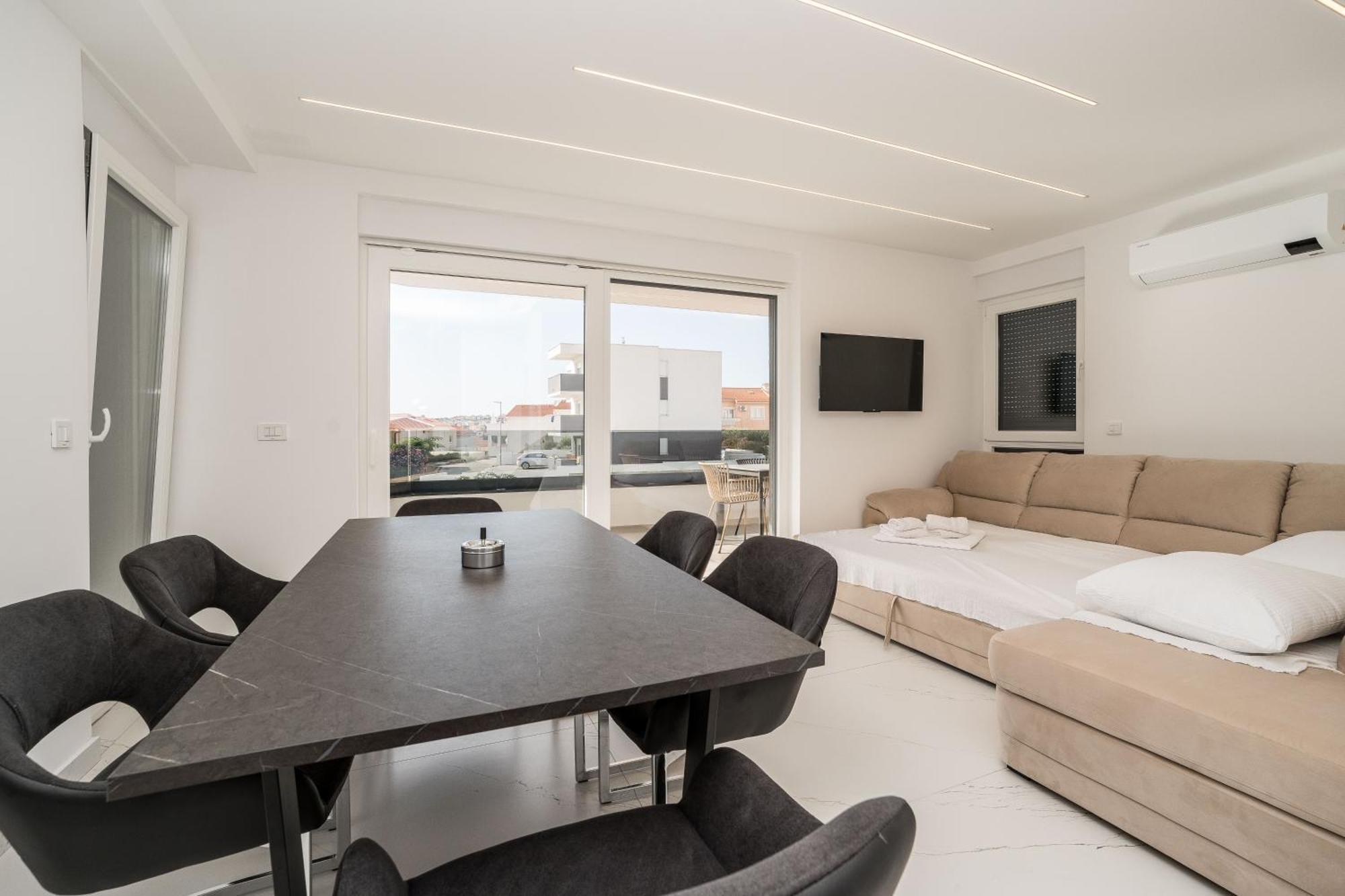 Ante Apartment *
