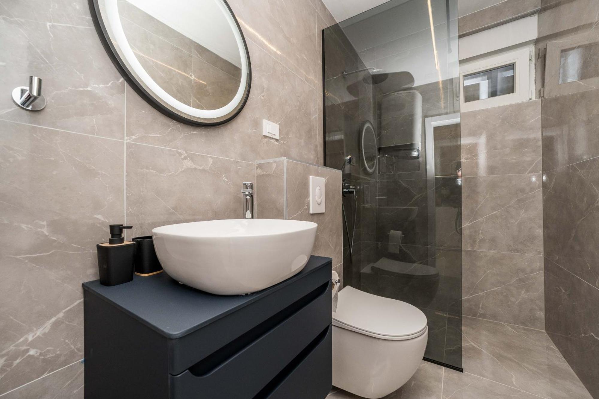 Apartment Ante *